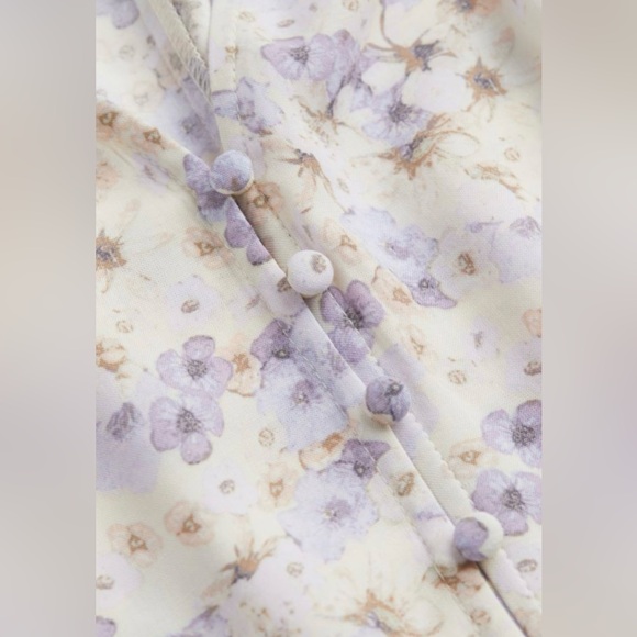 Floral Tea Dress (H&M) - Picture 2 of 4